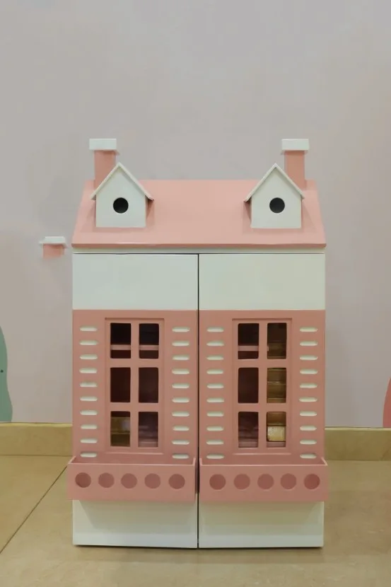 Cottage Dollhouse