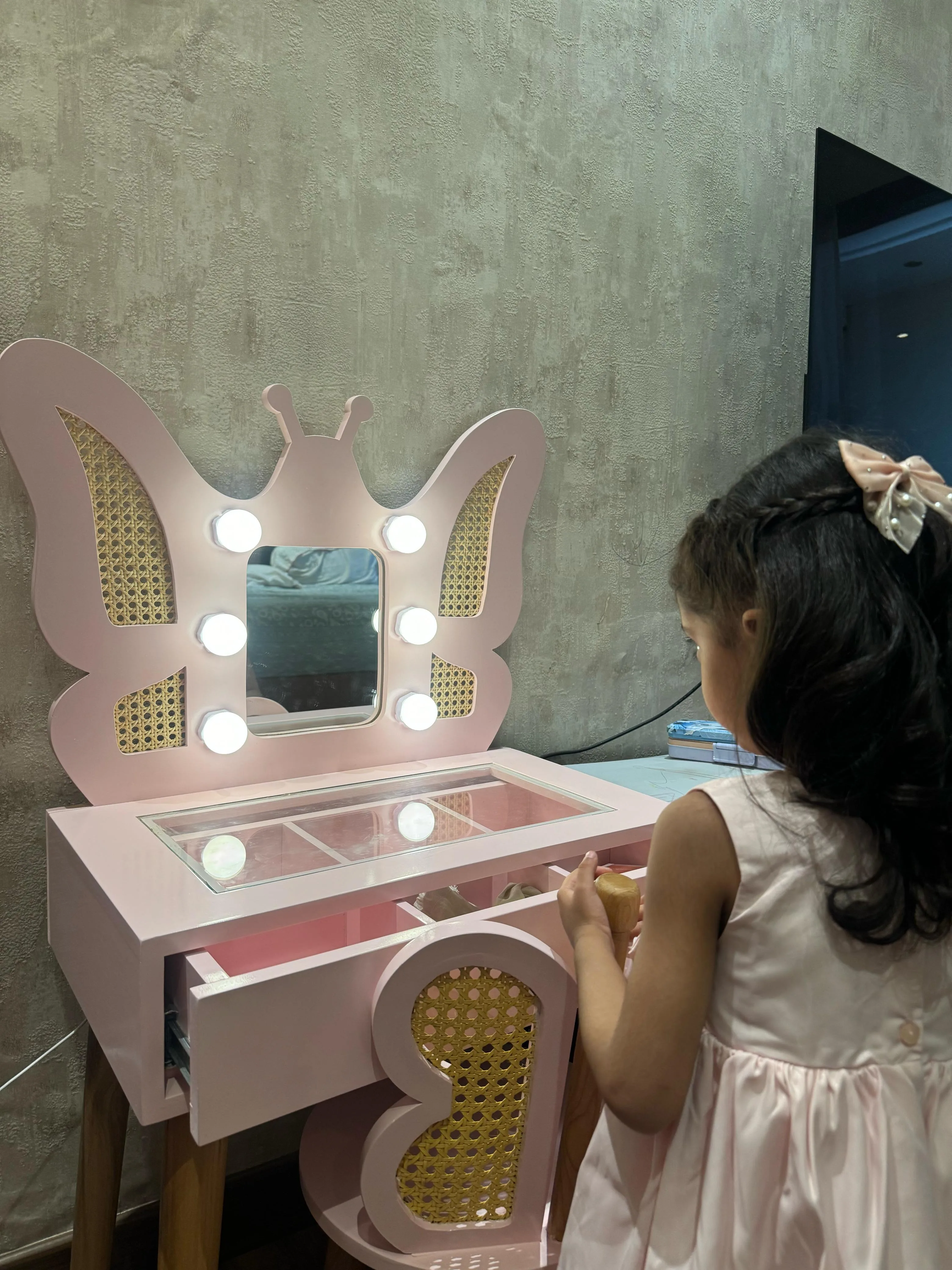 Vanity & Chair Set — image 2