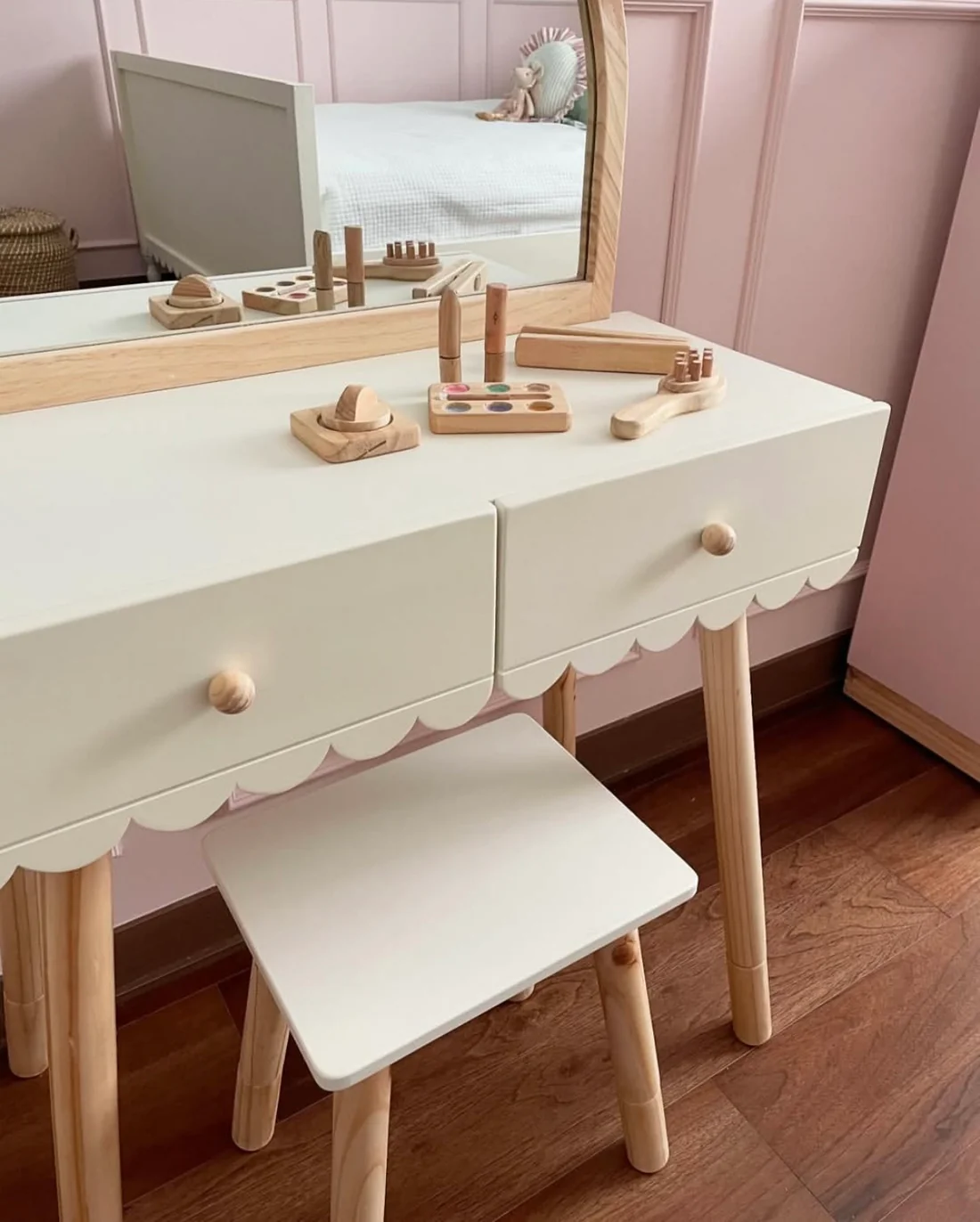Vanity & Mirror Playset — image 2